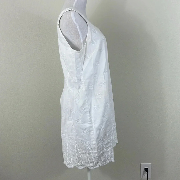 Vineyard vines eyelet dress size 10 - Picture 2 of 6